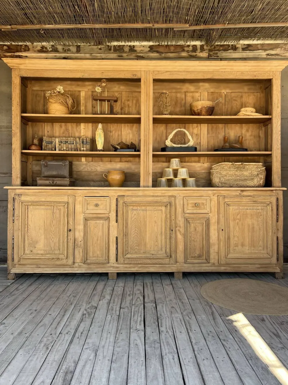Ancien meuble d’office chêne bois brut
