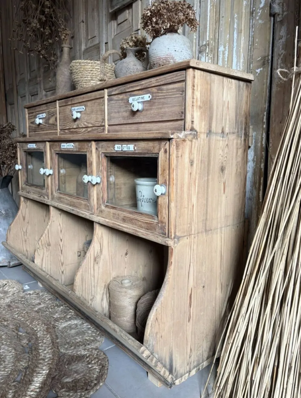 Ancien Meuble Grainetier D’épicerie – Tiroirs, Vitrines & Plaques Émai