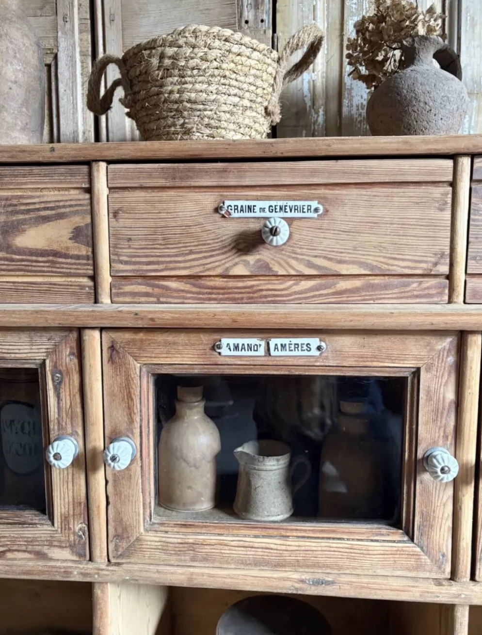 Ancien Meuble Grainetier D’épicerie – Tiroirs, Vitrines & Plaques Émai