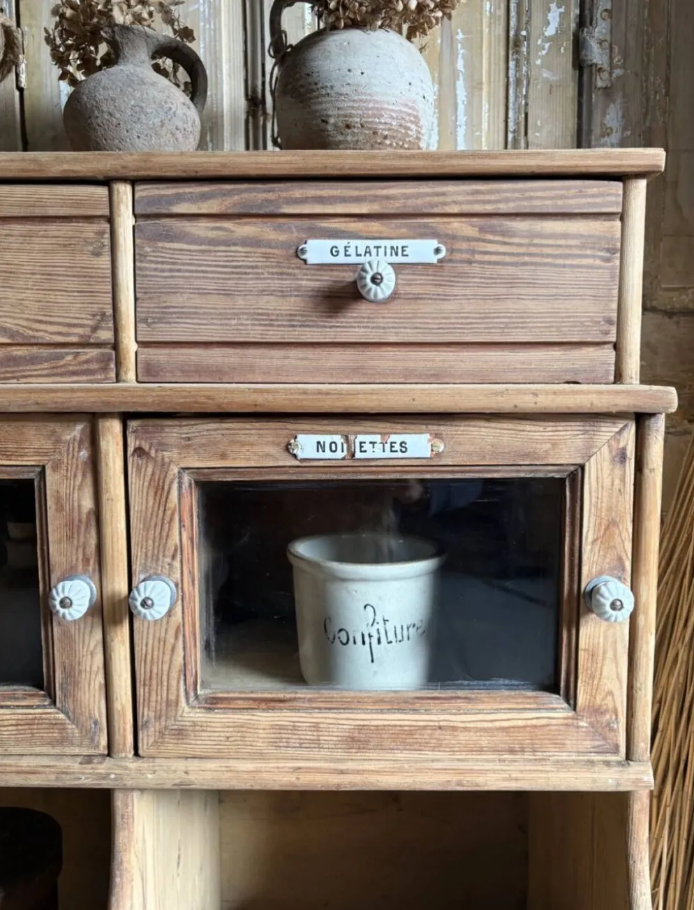 Ancien Meuble Grainetier D’épicerie – Tiroirs, Vitrines & Plaques Émai
