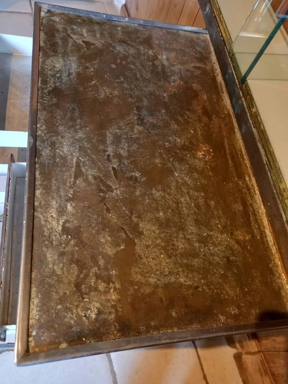 Ancien meuble métallique, médical