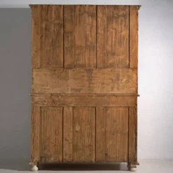 Ancienne armoire de cuisine blanche (vers 1920)