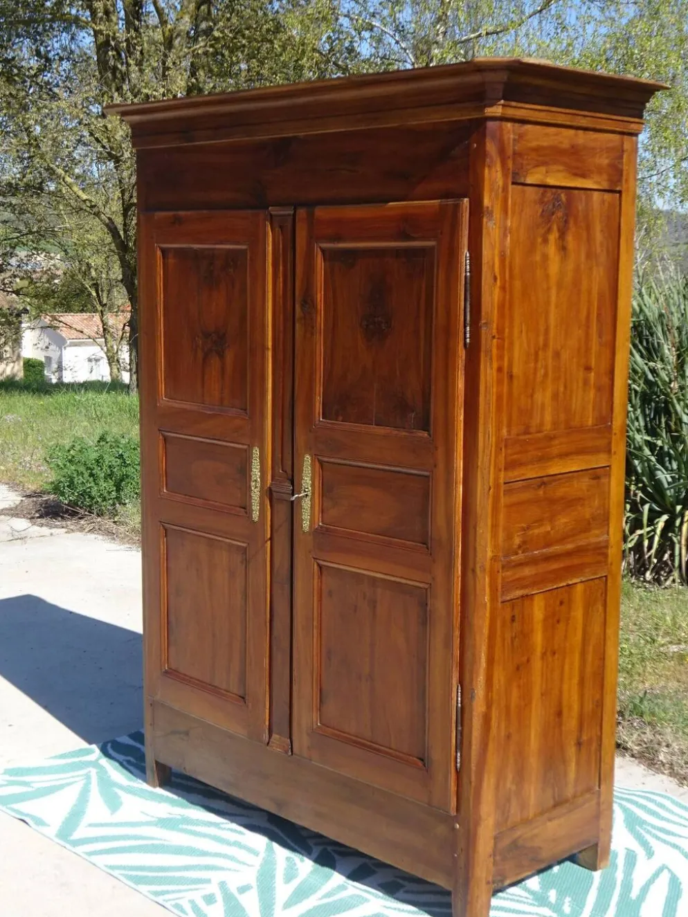 Ancienne armoire Louis Philippe en noyer