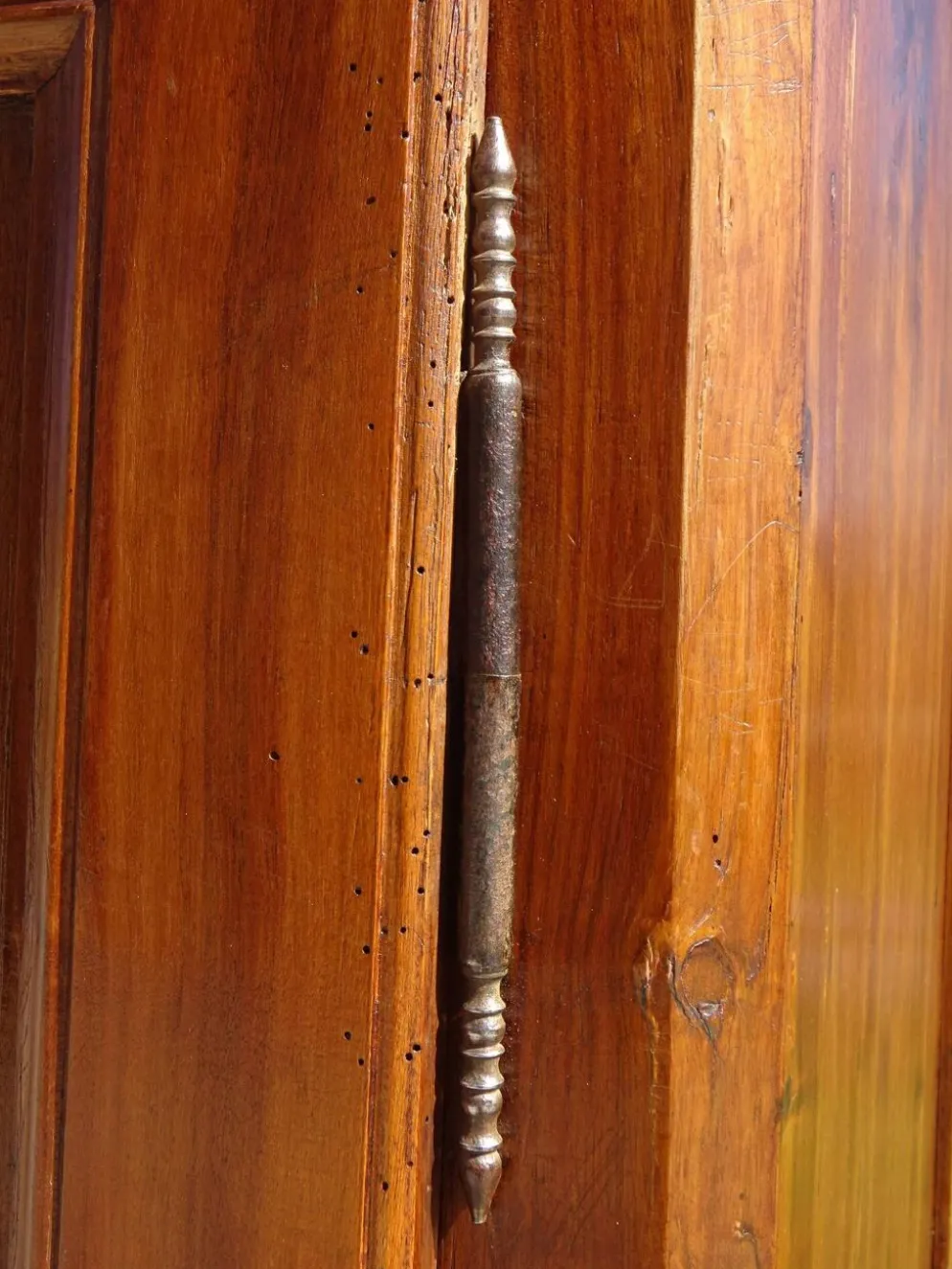 Ancienne armoire Louis Philippe en noyer