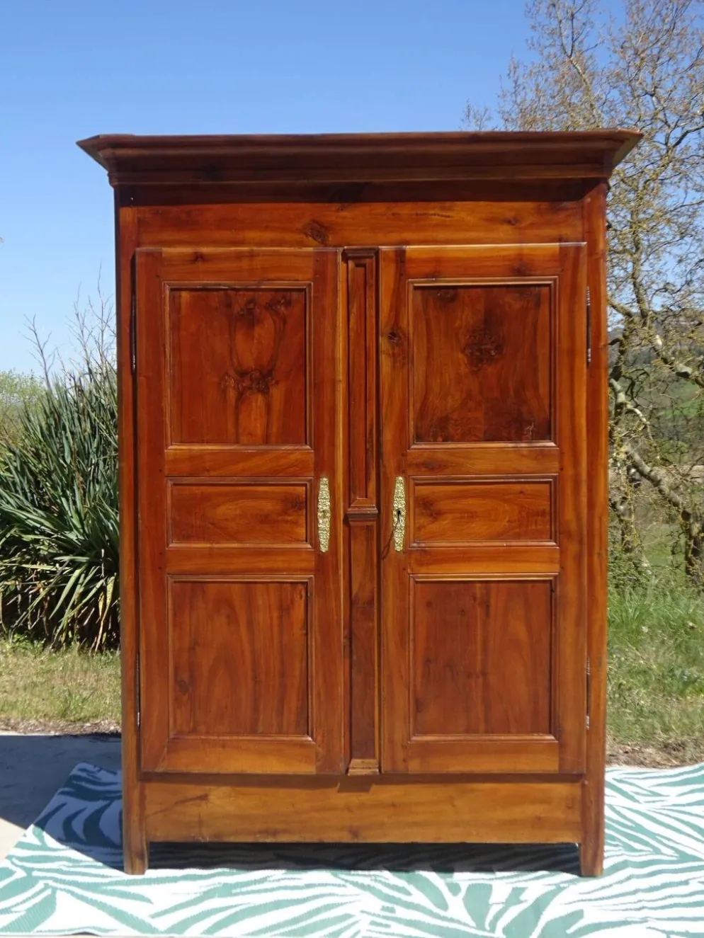 Ancienne armoire Louis Philippe en noyer