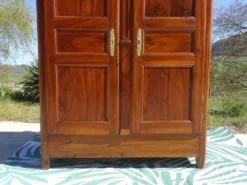 Ancienne armoire Louis Philippe en noyer
