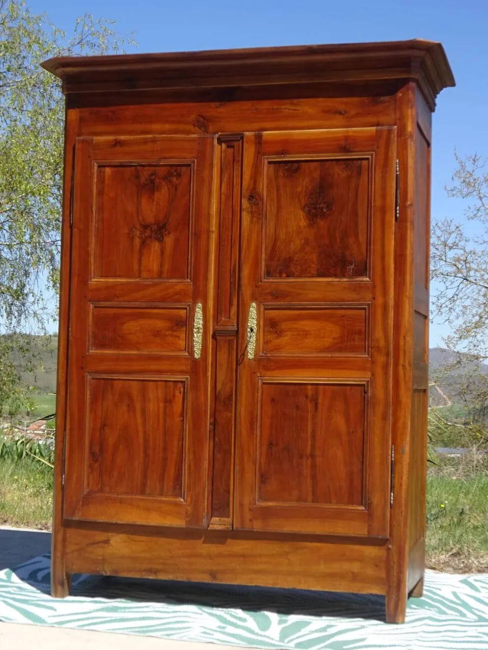 Ancienne armoire Louis Philippe en noyer