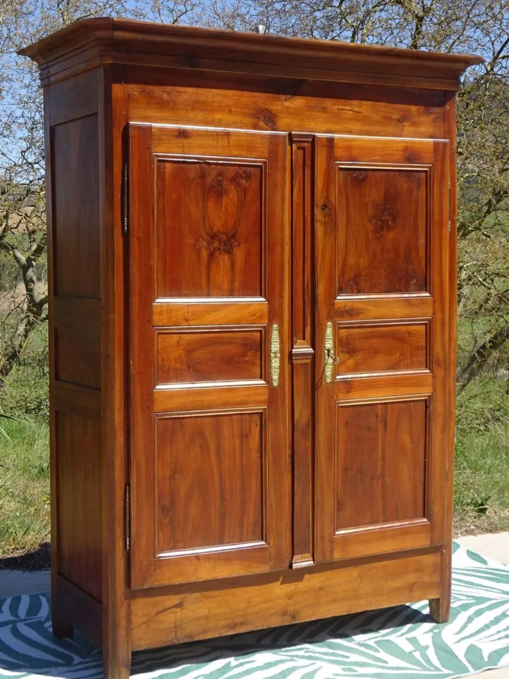 Ancienne armoire Louis Philippe en noyer