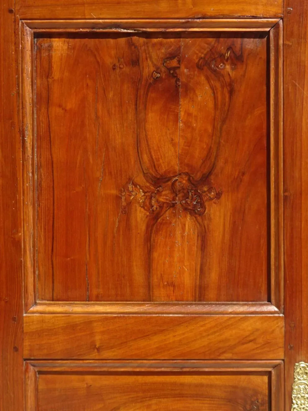 Ancienne armoire Louis Philippe en noyer
