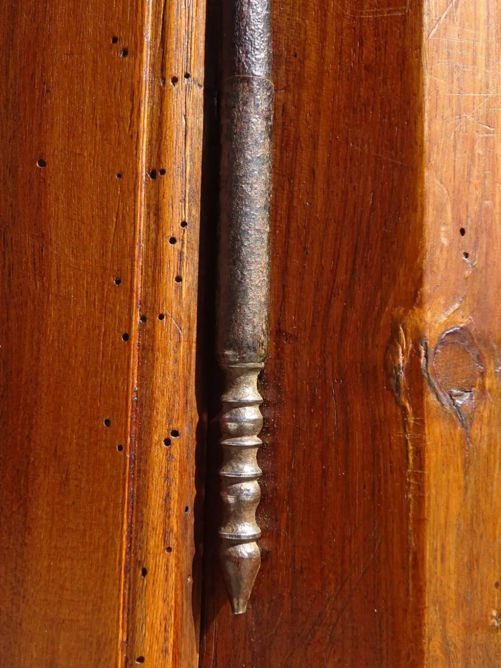 Ancienne armoire Louis Philippe en noyer