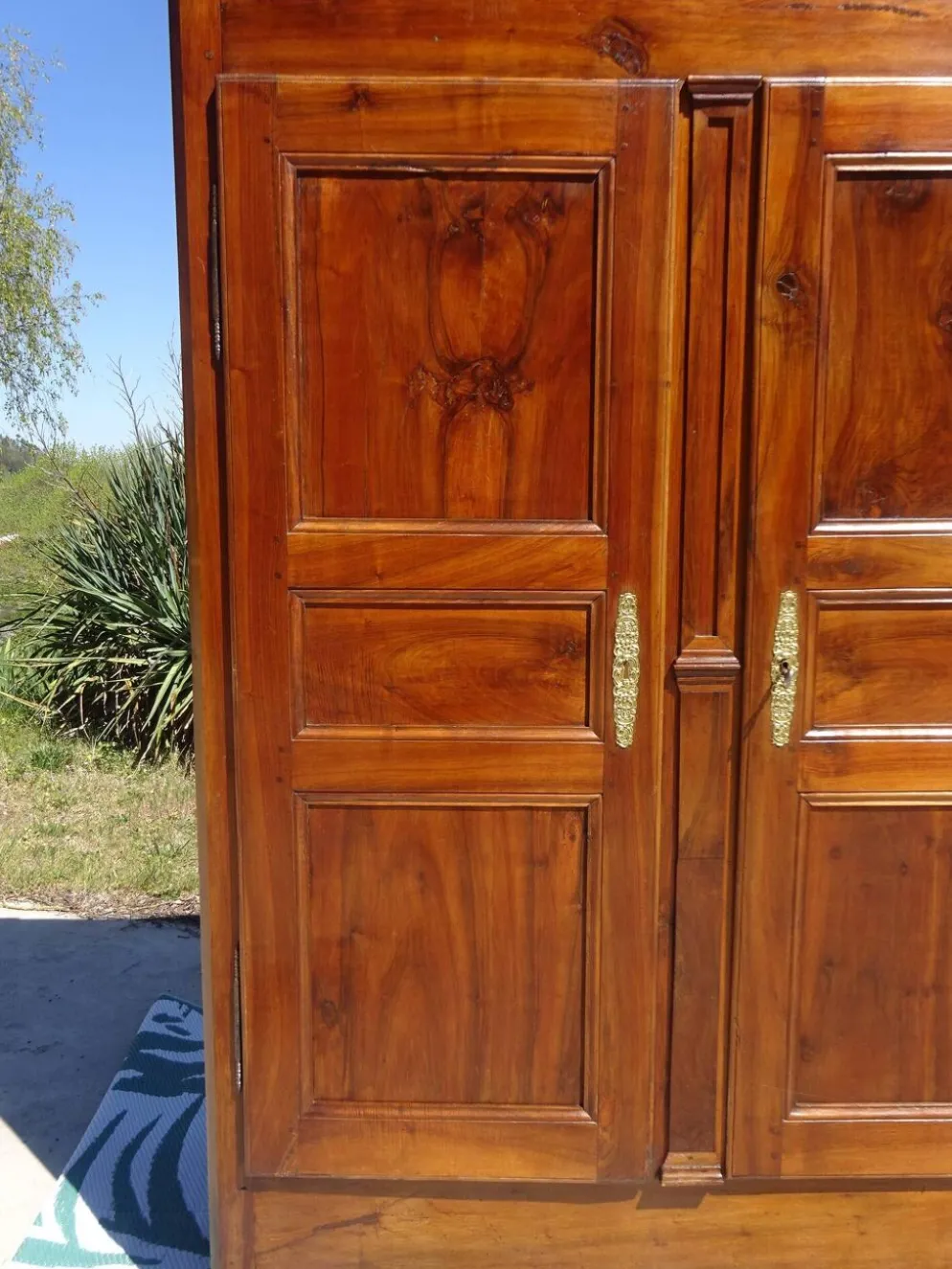 Ancienne armoire Louis Philippe en noyer