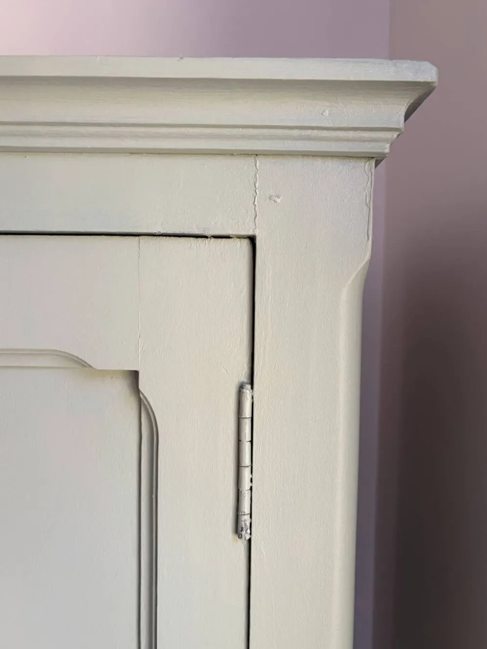 Ancienne Armoire parisienne patinée vert sauge