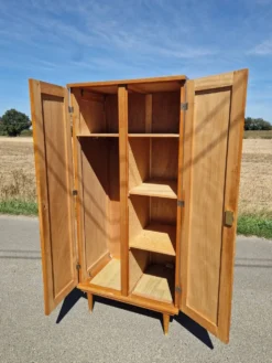 Ancienne Armoire parisienne
