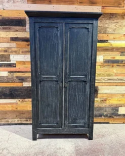 Ancienne armoire Parisienne relookée