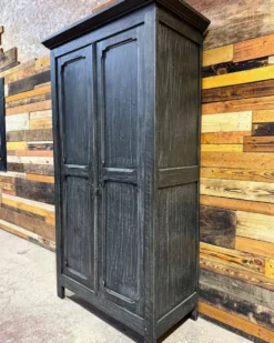 Ancienne armoire Parisienne relookée