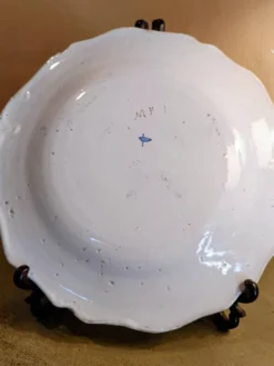 Ancienne assiette faïence Moustiers bleu blanc décor ibis bleu