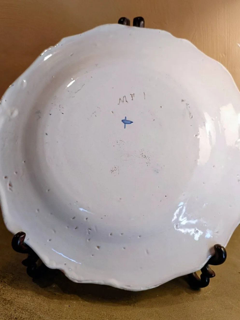 Ancienne assiette faïence Moustiers bleu blanc décor ibis bleu