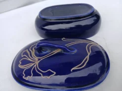 Ancienne bonbonnière en faïence Art déco