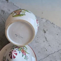 Ancienne bonbonnière en faïence – Signature Décor Strasbourg fait main