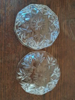Ancienne boîte à bijoux ou bonbonnière en cristal taillé