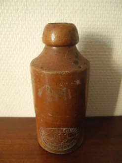 ancienne bouteille grès UK bottle Chislehurst mineral water works