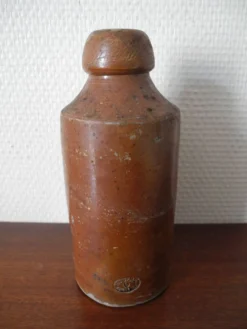 ancienne bouteille grès UK bottle Chislehurst mineral water works