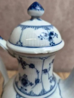 Ancienne cafetière Porzellanfabrik Kalk Eisenberg – Indischblau – début Xxe