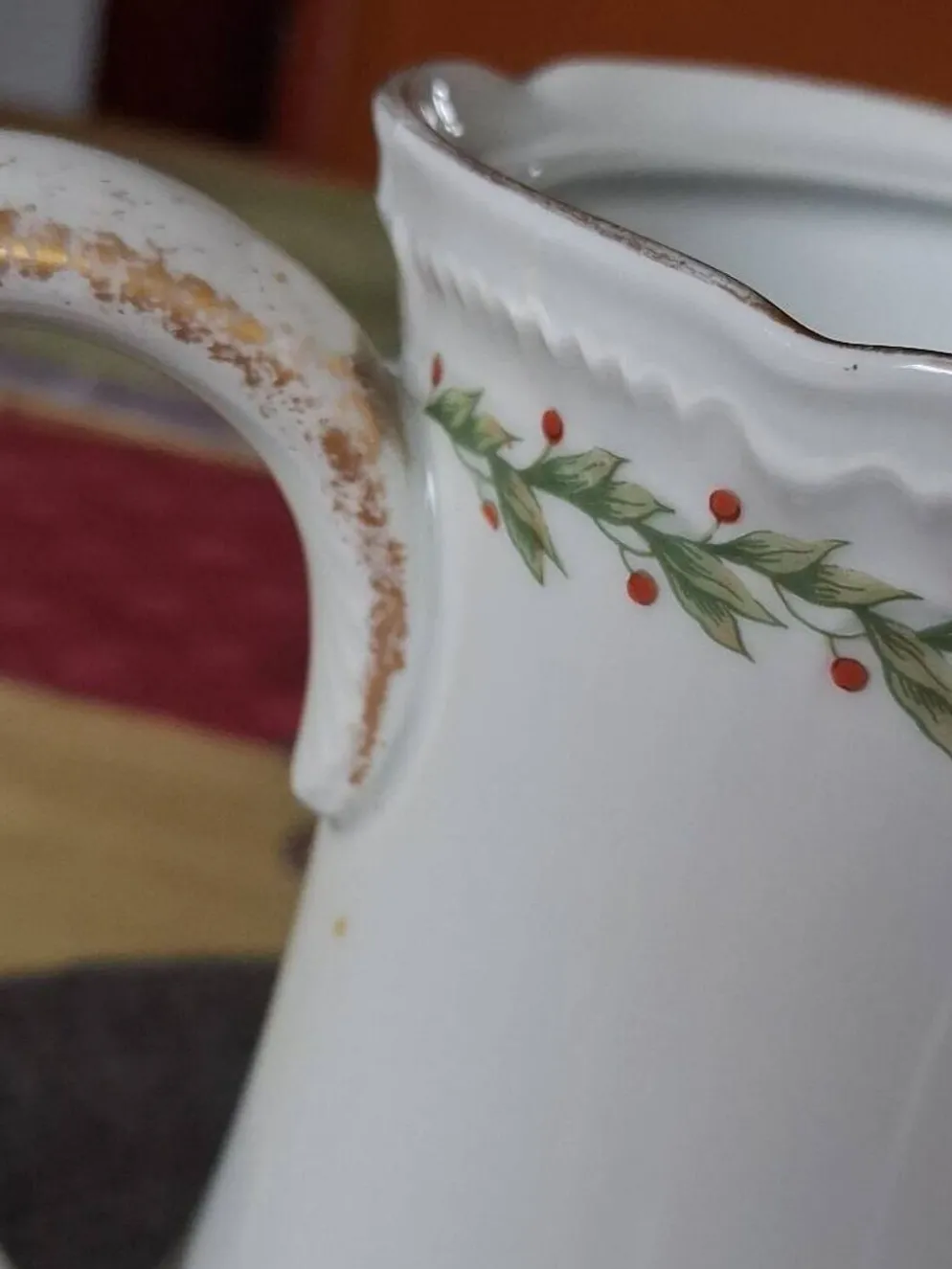 Ancienne cafetière / théière en porcelaine de Limoges