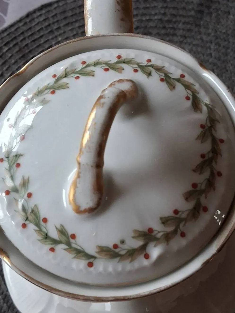 Ancienne cafetière / théière en porcelaine de Limoges