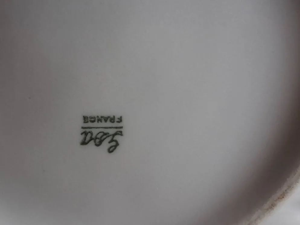 Ancienne cafetière / théière en porcelaine de Limoges