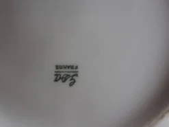 Ancienne cafetière / théière en porcelaine de Limoges