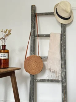 Ancienne échelle décorative en bois