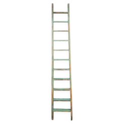 Ancienne échelle de meunier en bois