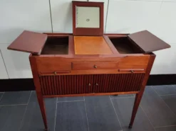 Ancienne coiffeuse Louis XVI