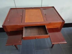 Ancienne coiffeuse Louis XVI