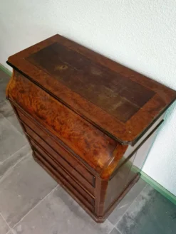 Ancienne commode lavabo en ronce de noyer et marbre blanc – XIXe siècl