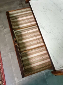 Ancienne commode lavabo en ronce de noyer et marbre blanc – XIXe siècl