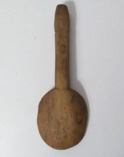 ancienne cuillère en bois