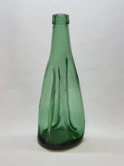 Ancienne Grande Bouteille En Verre Pressé Moulé Vert Écrasé Déformé