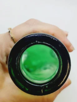 Ancienne Grande Bouteille En Verre Pressé Moulé Vert Écrasé Déformé