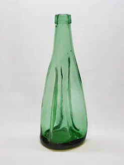 Ancienne Grande Bouteille En Verre Pressé Moulé Vert Écrasé Déformé
