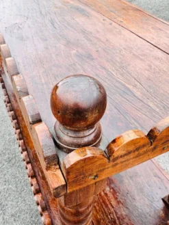 Ancienne grande étagère sur pieds