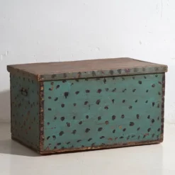 Ancienne malle de rangement vert menthe (c.1920)