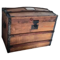 Ancienne malle de voyage bombée