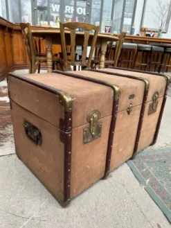 Ancienne malle de voyage « Soyez Père » Lille