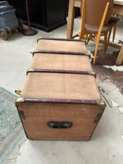 Ancienne malle de voyage « Soyez Père » Lille