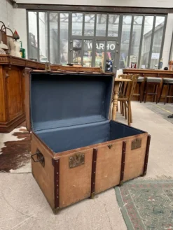 Ancienne malle de voyage « Soyez Père » Lille