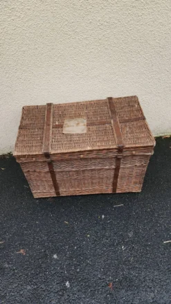 Ancienne malle de voyage Vintage en rotin osier des années 1900
