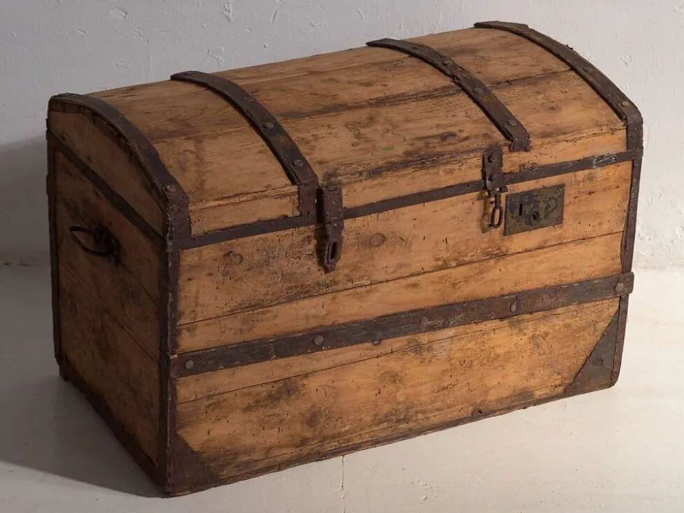 Ancienne malle en bois lavé (c.1900)