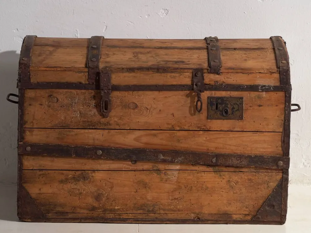 Ancienne malle en bois lavé (c.1900)